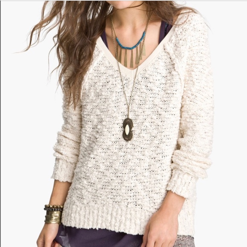 Free People white popcorn sweater - Picture 5 of 5